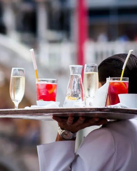 Employé de restauration salon vip (H/F)